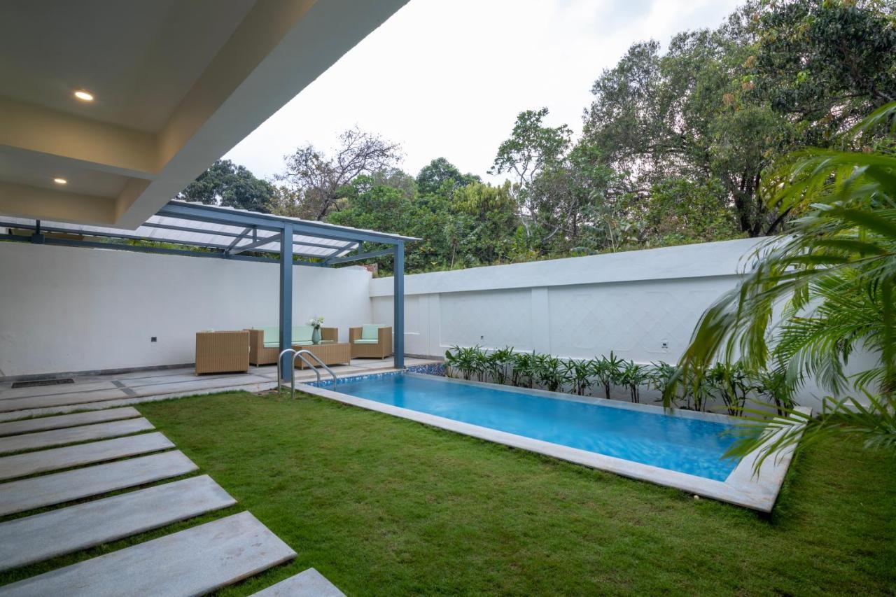 Ayan Villas With Private Pool Siolim Exterior photo